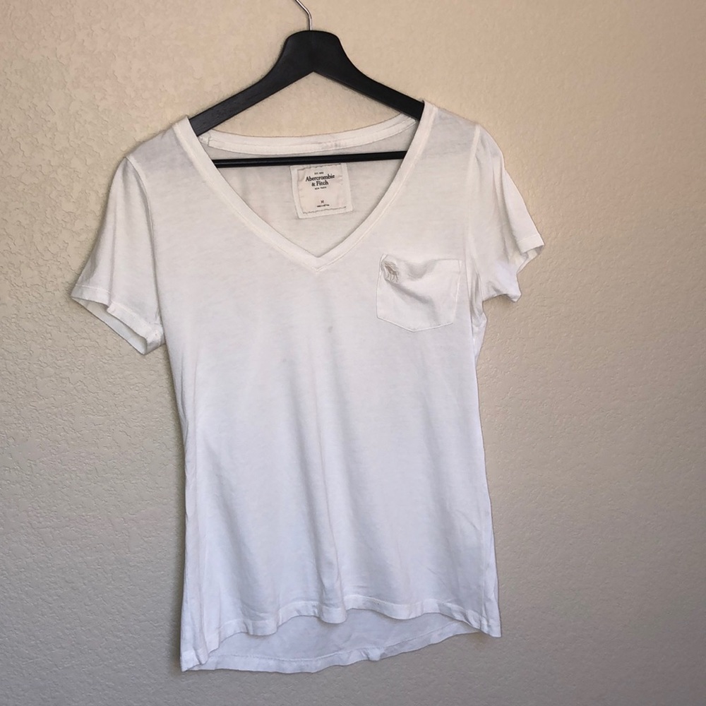 Abercrombie & Fitch V-neck